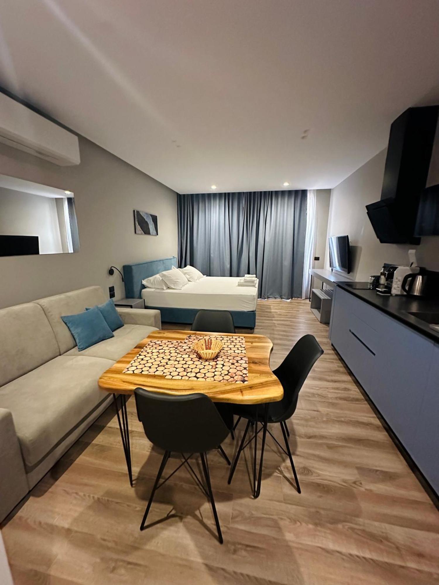 Lookout Apartments Sarandë エクステリア 写真